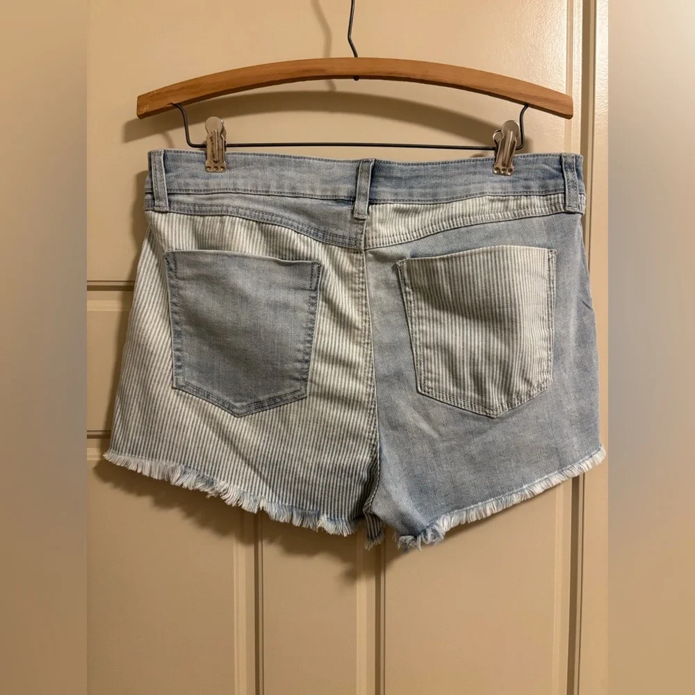 Rewash The Riley Distressed Jean Shorts - Picture 8 of 10